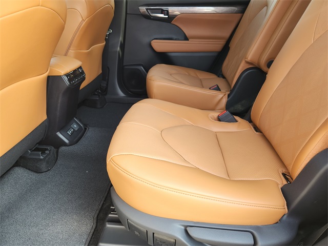 2025 Toyota Highlander Platinum Silver at Community Toyota