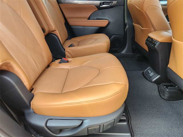 2025 Toyota Highlander Platinum Silver at Community Toyota