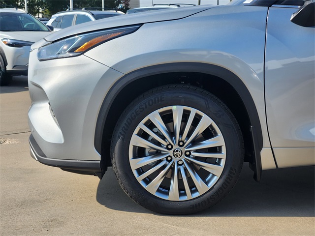 2025 Toyota Highlander Platinum Silver at Community Toyota