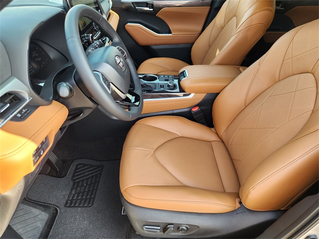 2025 Toyota Highlander Platinum Silver at Community Toyota