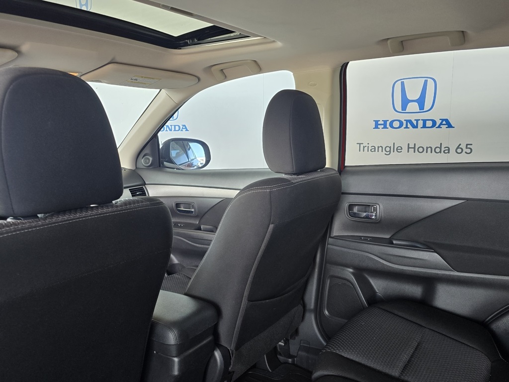 Thumbnail: 2018 Mitsubishi Outlander - 12