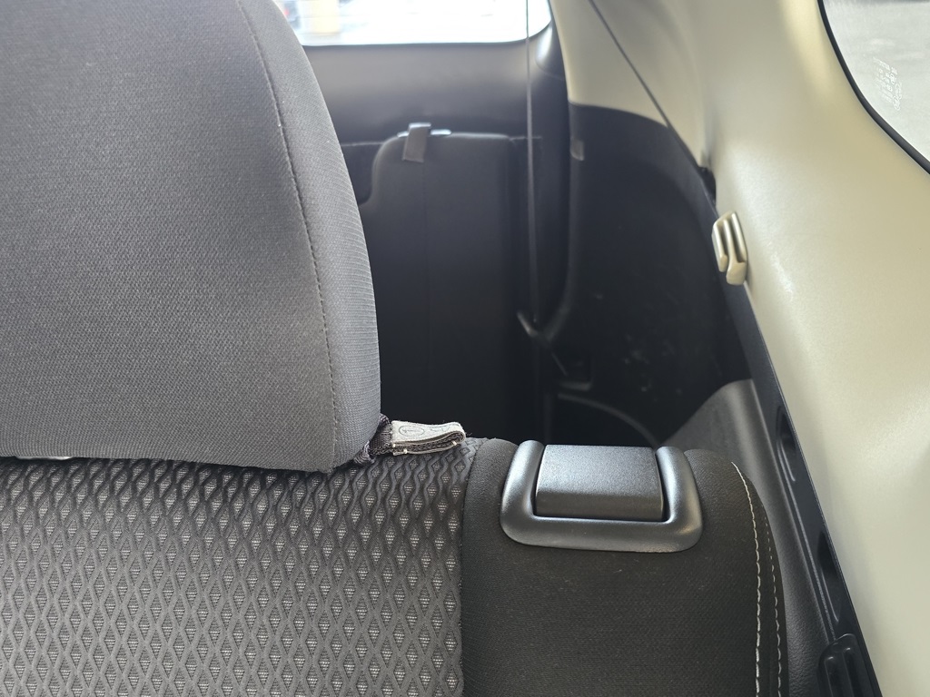 Thumbnail: 2018 Mitsubishi Outlander - 14