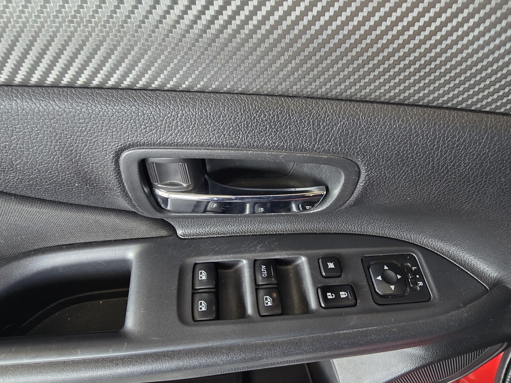 Thumbnail: 2018 Mitsubishi Outlander - 22