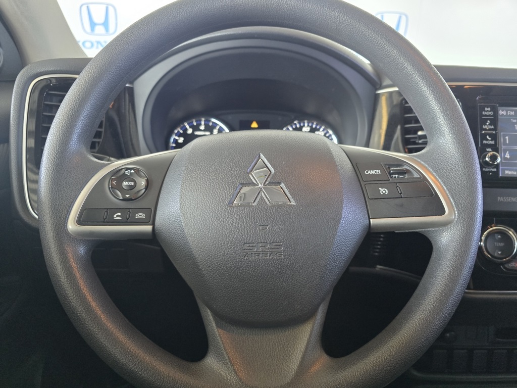 Thumbnail: 2018 Mitsubishi Outlander - 28