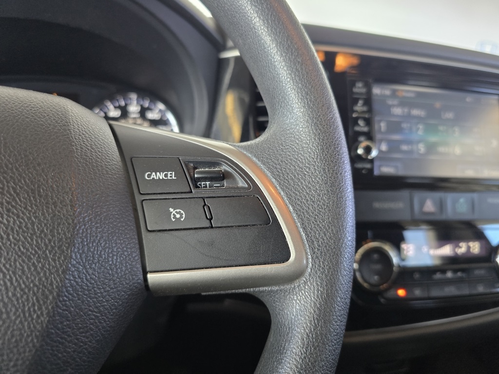 Thumbnail: 2018 Mitsubishi Outlander - 30