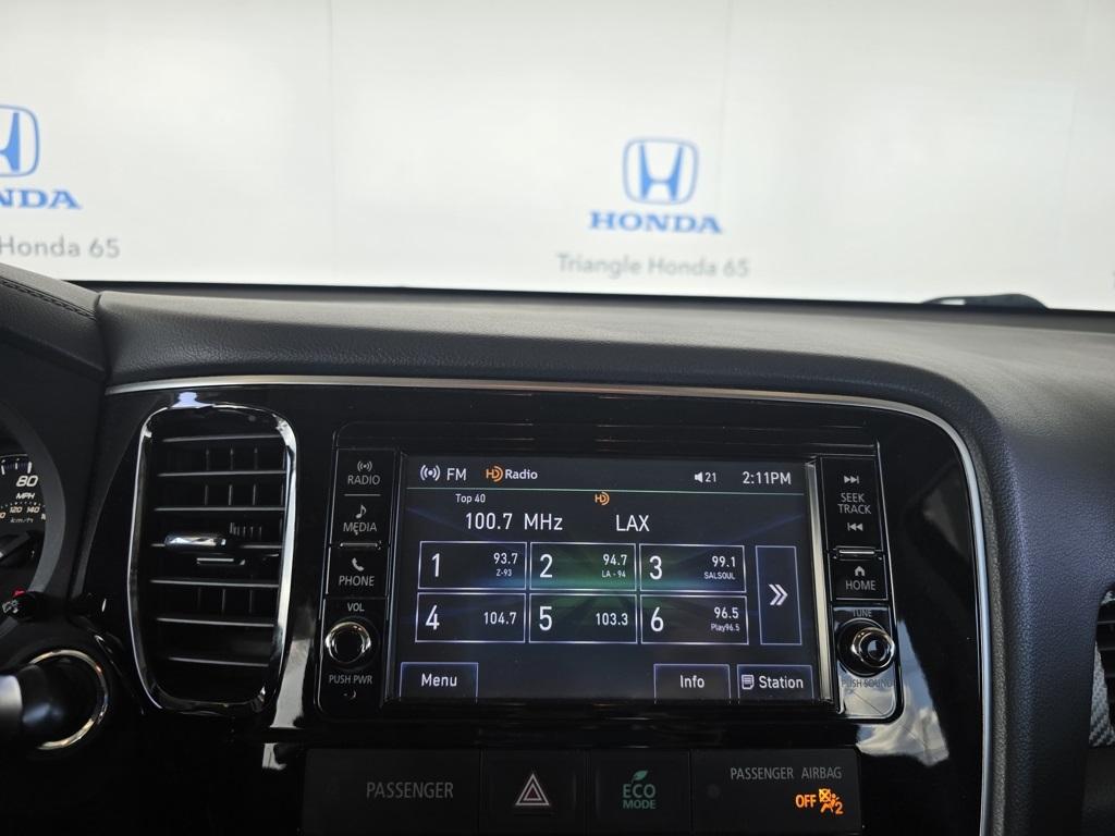 Thumbnail: 2018 Mitsubishi Outlander - 32