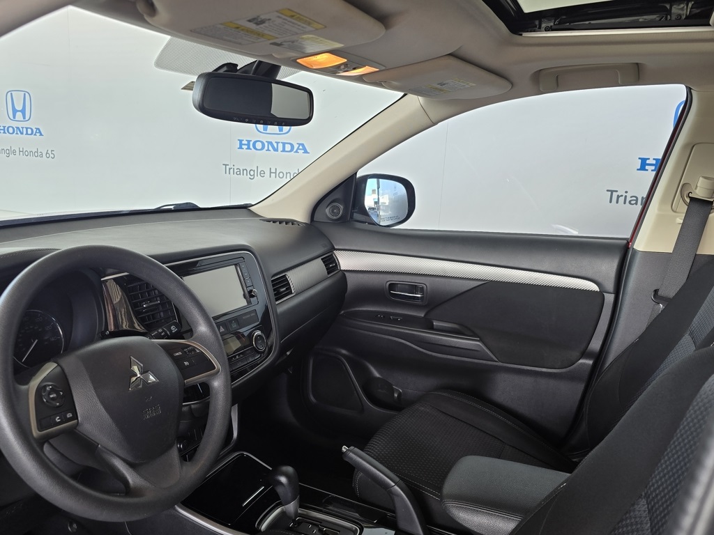 Thumbnail: 2018 Mitsubishi Outlander - 9