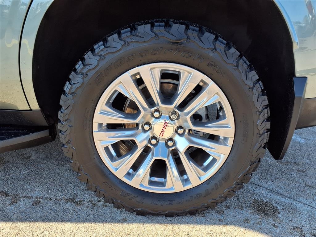 2023 GMC Yukon Denali Green at Tom Peacock Cadillac