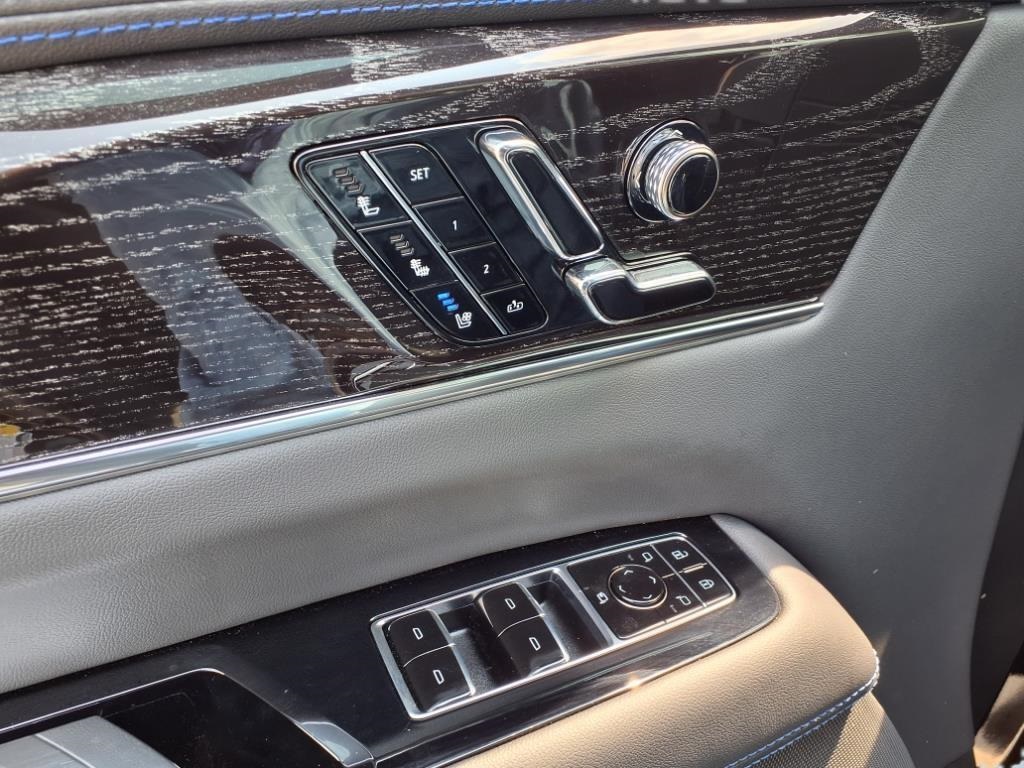 2025 Cadillac Escalade IQ Sport 1 - 10