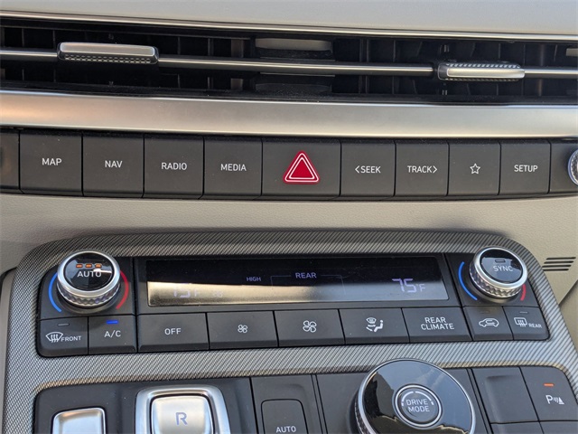 2024 Hyundai Palisade SEL Silver at Bob King Buick GMC