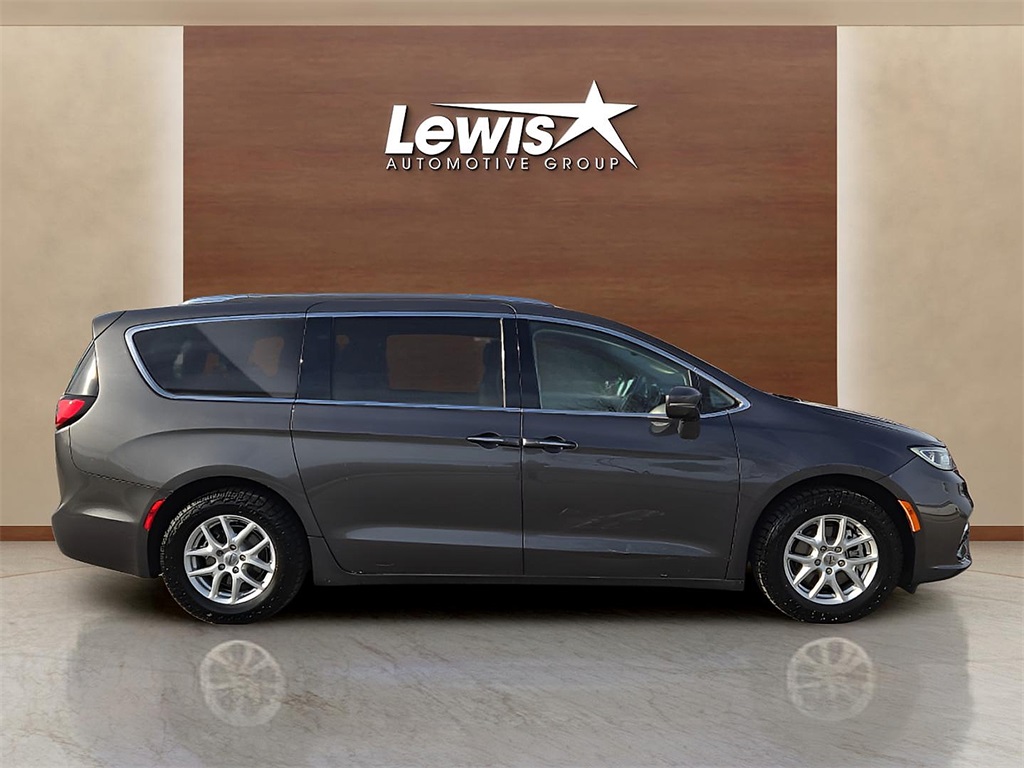 Used 2021 Chrysler Pacifica For Sale in Farmington, AR