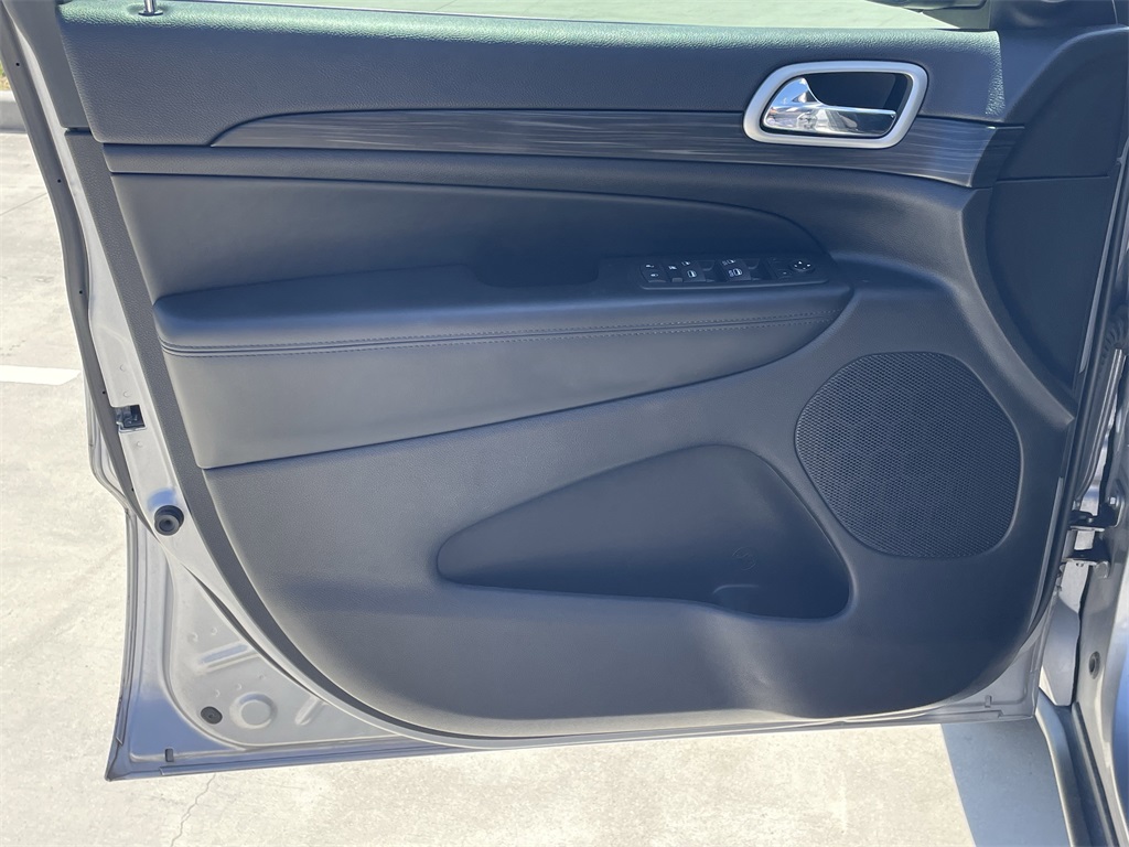 2021 Jeep Grand Cherokee Laredo E - 9