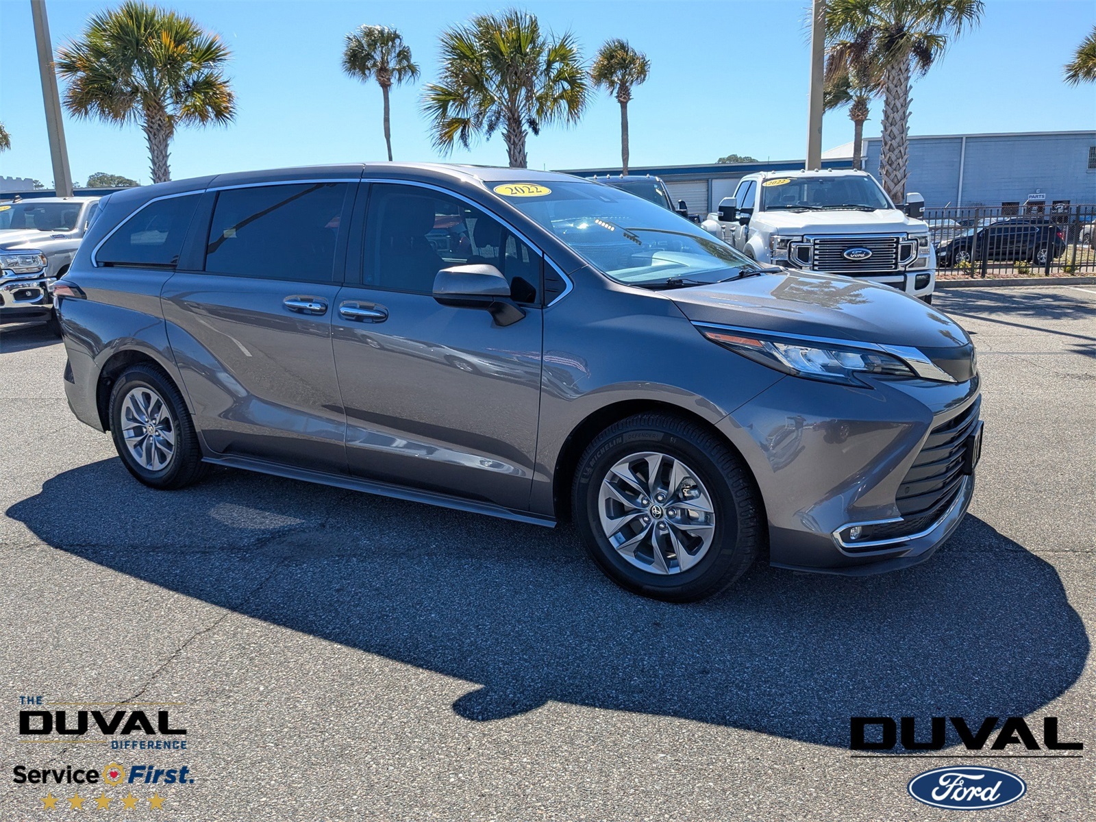 2022 Toyota Sienna XLE 7-Passenger FWD