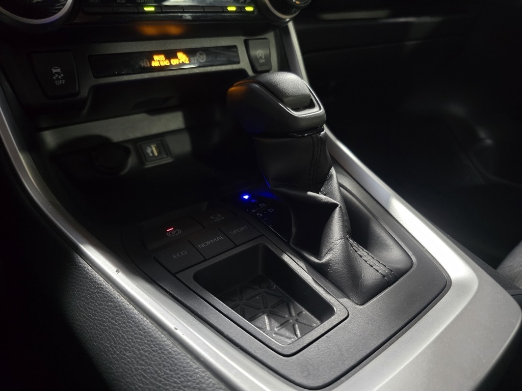 Thumbnail: 2023 Toyota RAV4 - 25