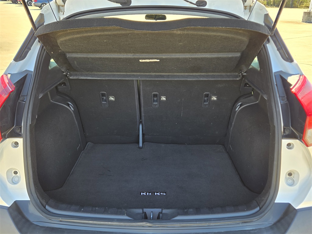 2020 Nissan Kicks SV White at Emmons Autoplex