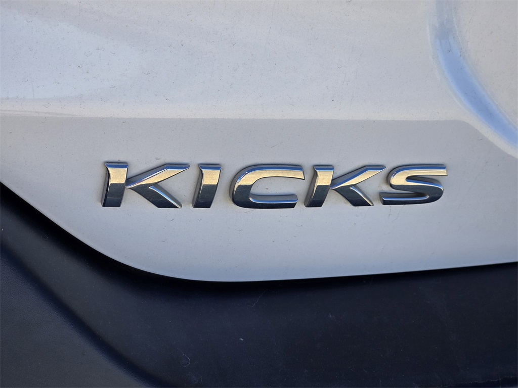 2020 Nissan Kicks SV White at Emmons Autoplex