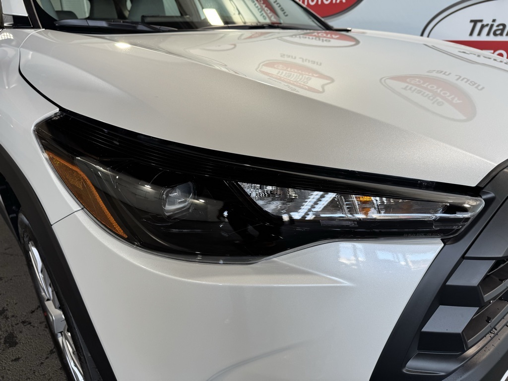 Thumbnail: 2026 Toyota Corolla Cross - 10