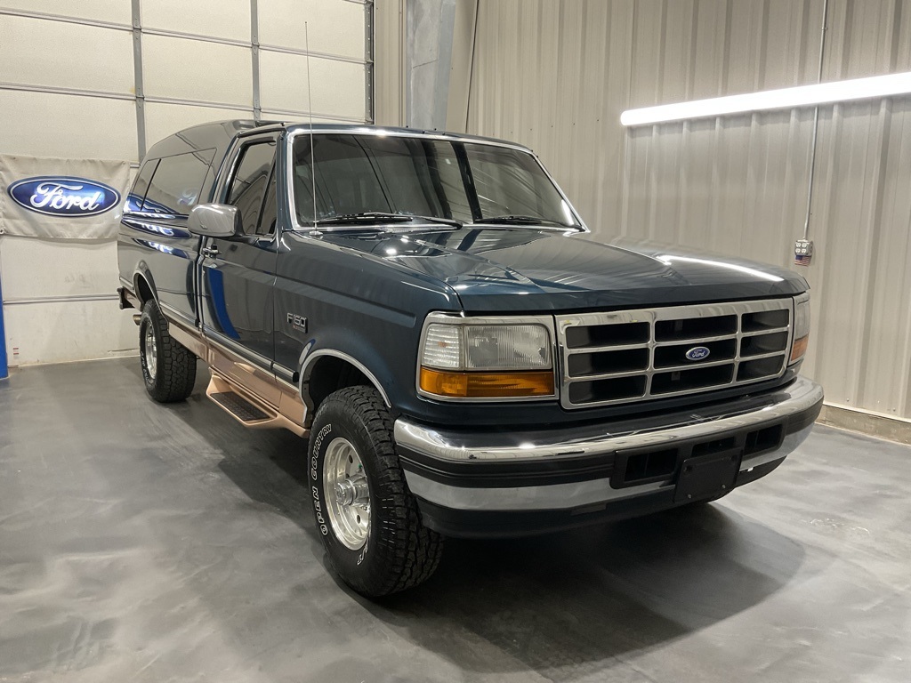 1995 Ford F-150 XL 4WD SB