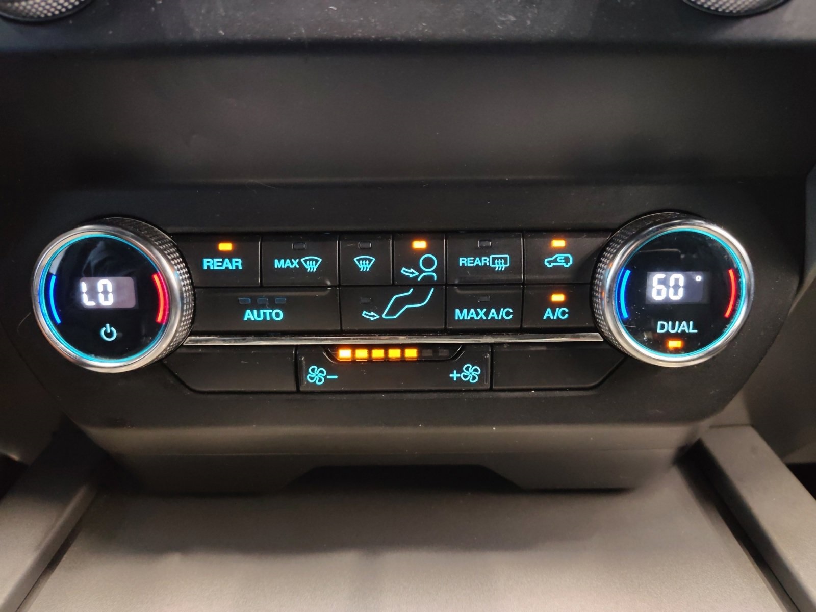 Used Car 2020 Ford Expedition  Xlt For Sale Under $30,000 In San Antonio, Texas