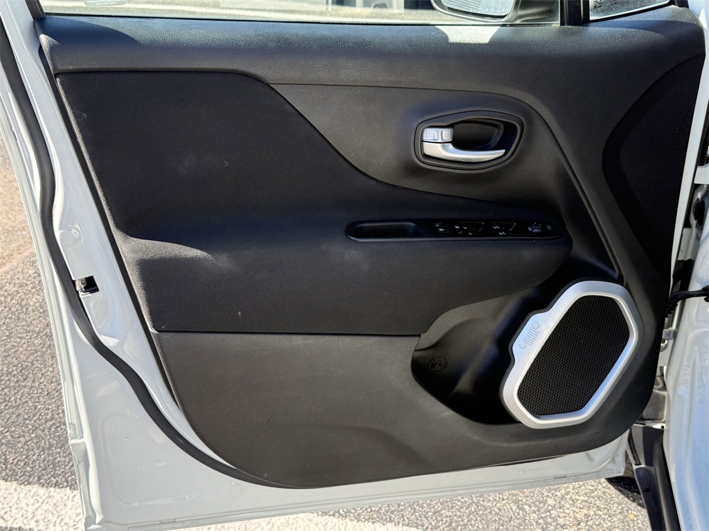 2021 Jeep Renegade Latitude White at Baytown Hyundai