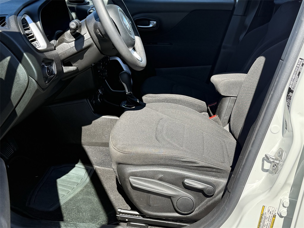 2021 Jeep Renegade Latitude White at Baytown Hyundai