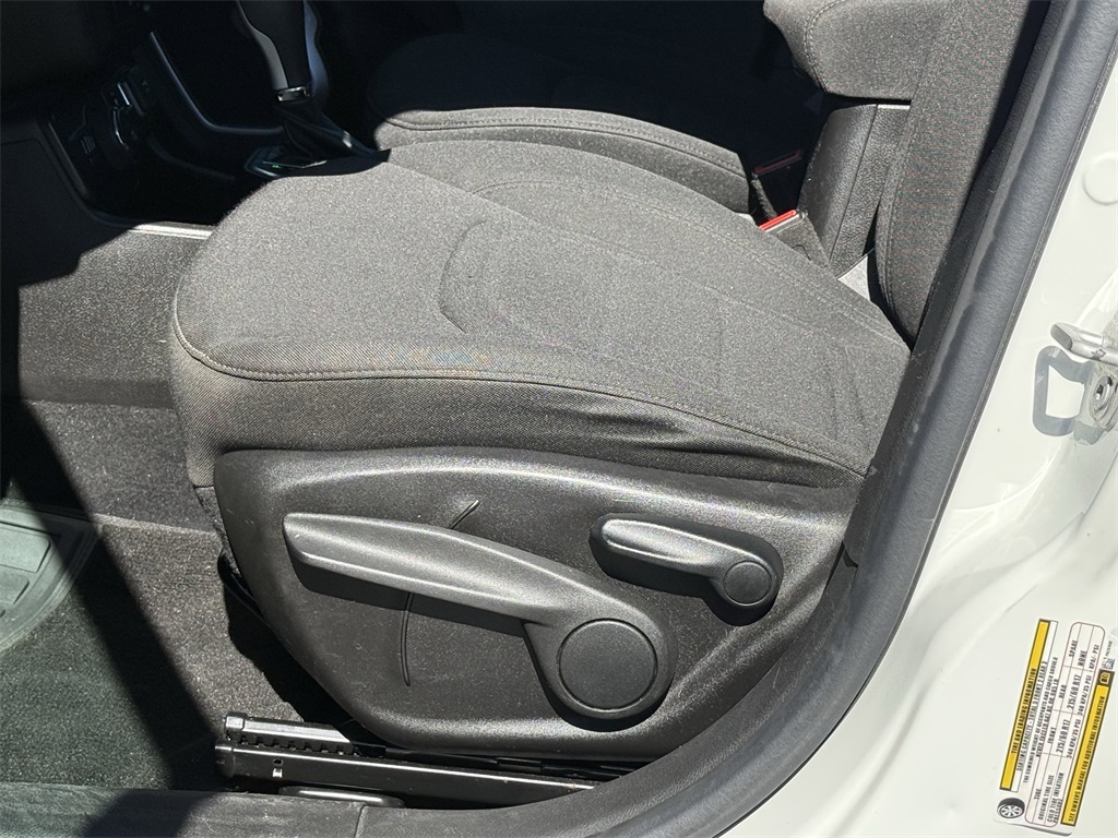 2021 Jeep Renegade Latitude White at Baytown Hyundai