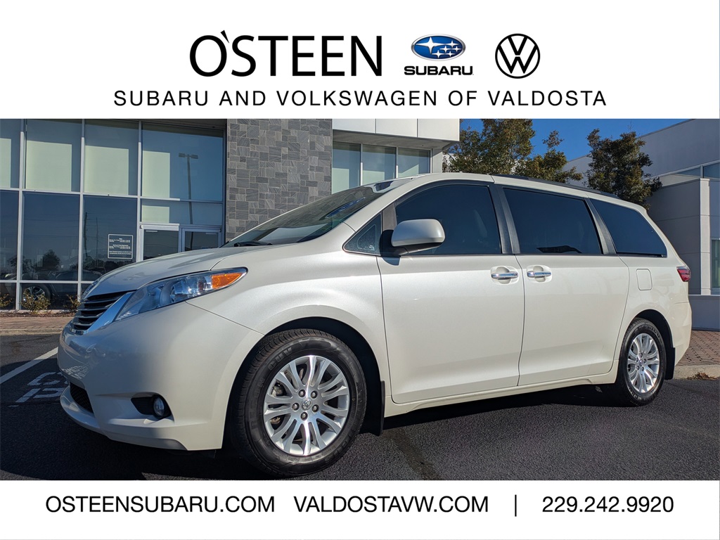 2017 Toyota Sienna XLE Premium 8-Passenger FWD