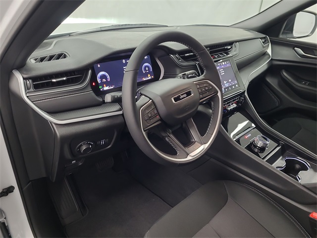 2025 – Jeep – Grand Cherokee