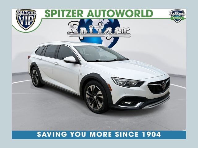  2019 Buick Regal TourX Essence AWD   