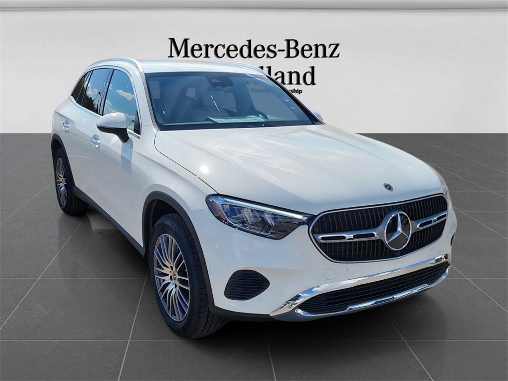 2026 Mercedes-Benz GLC 300 RWD