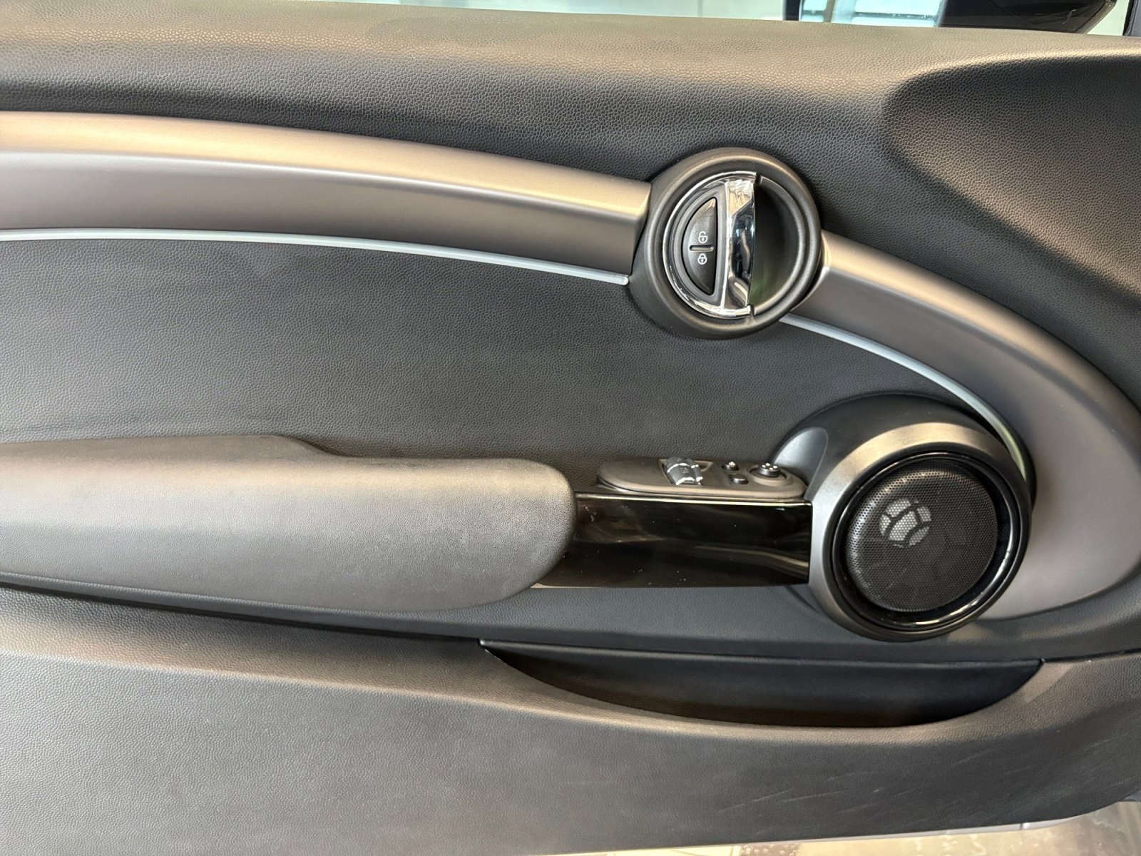 Used Car 2022 Mini Cooper S  Signature For Sale Under $25,000 In San Antonio, Texas