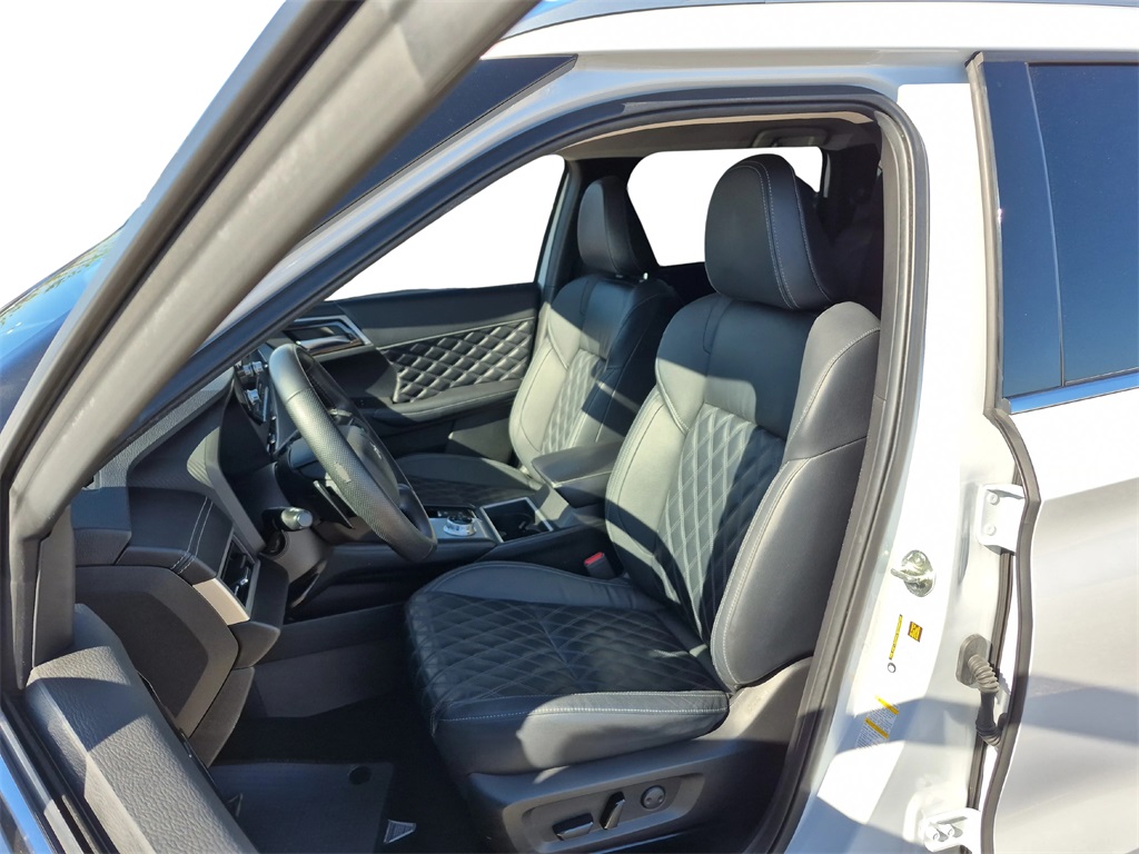 2022 Mitsubishi Outlander SEL White at Bayshore Chrysler Jeep Dodge Ram