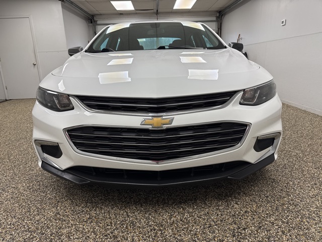 2017 Chevrolet Malibu LS photo 2