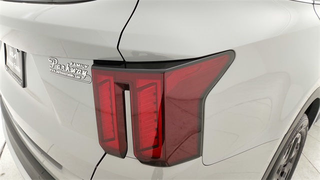 2024 Kia Sorento S - 10
