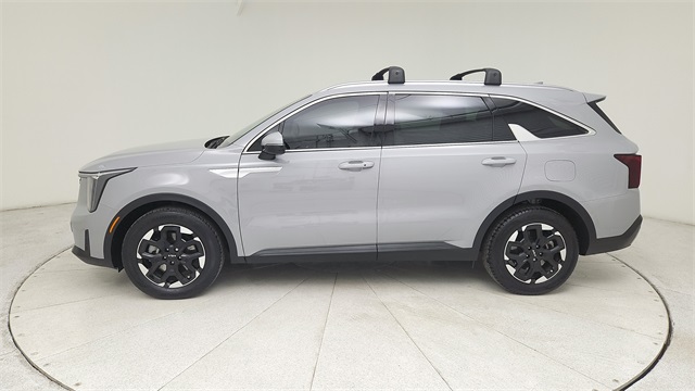 2024 Kia Sorento S - 7