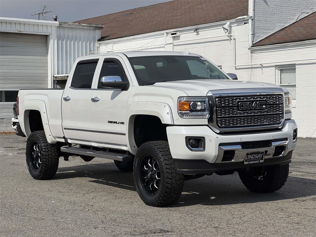 2018 GMC Sierra 2500HD Denali Crew Cab SB 4WD