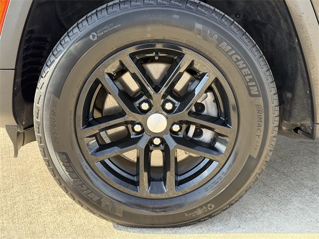 2023 Jeep Grand Cherokee L Laredo - 10