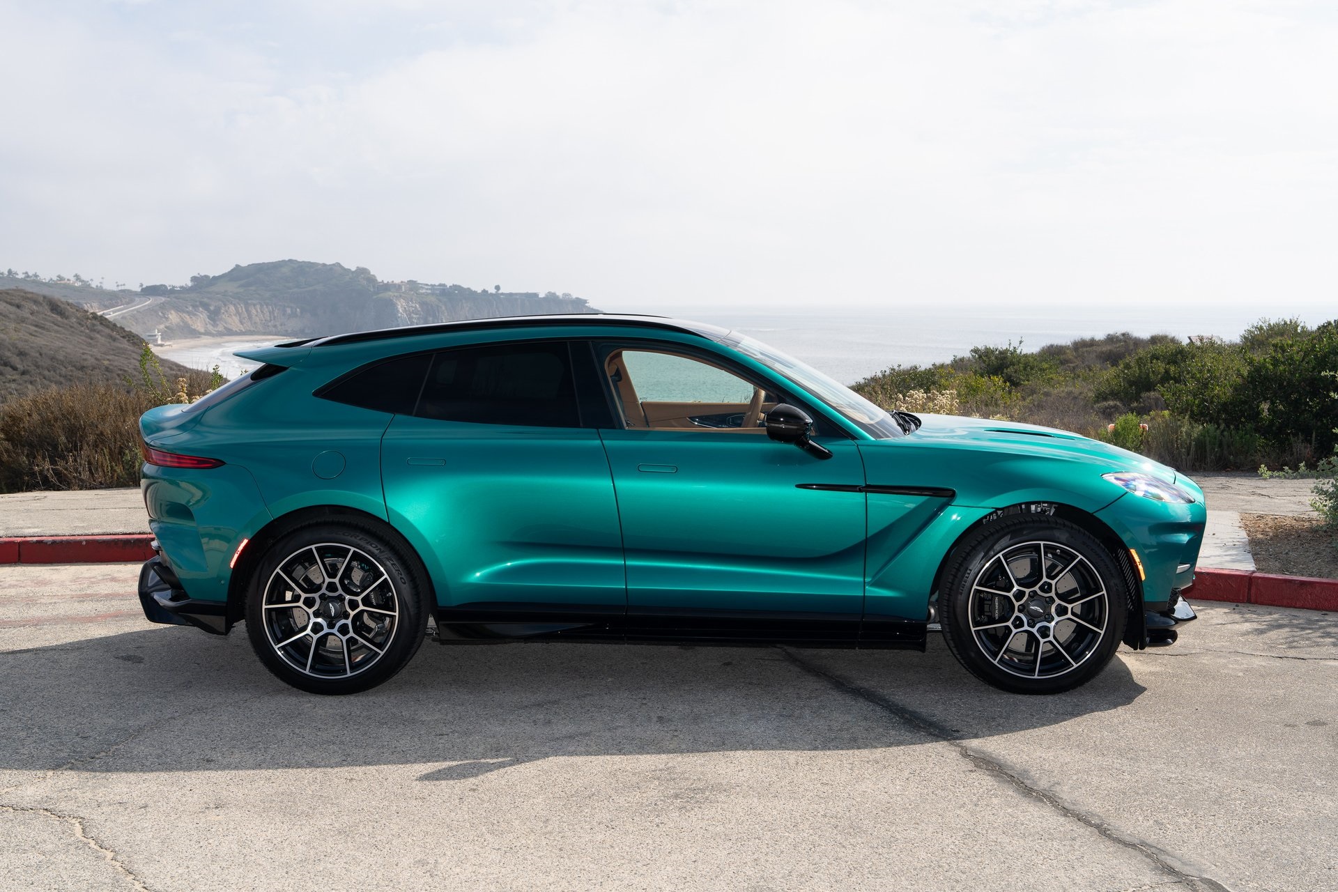 Aston Martin 2025 DBX 707