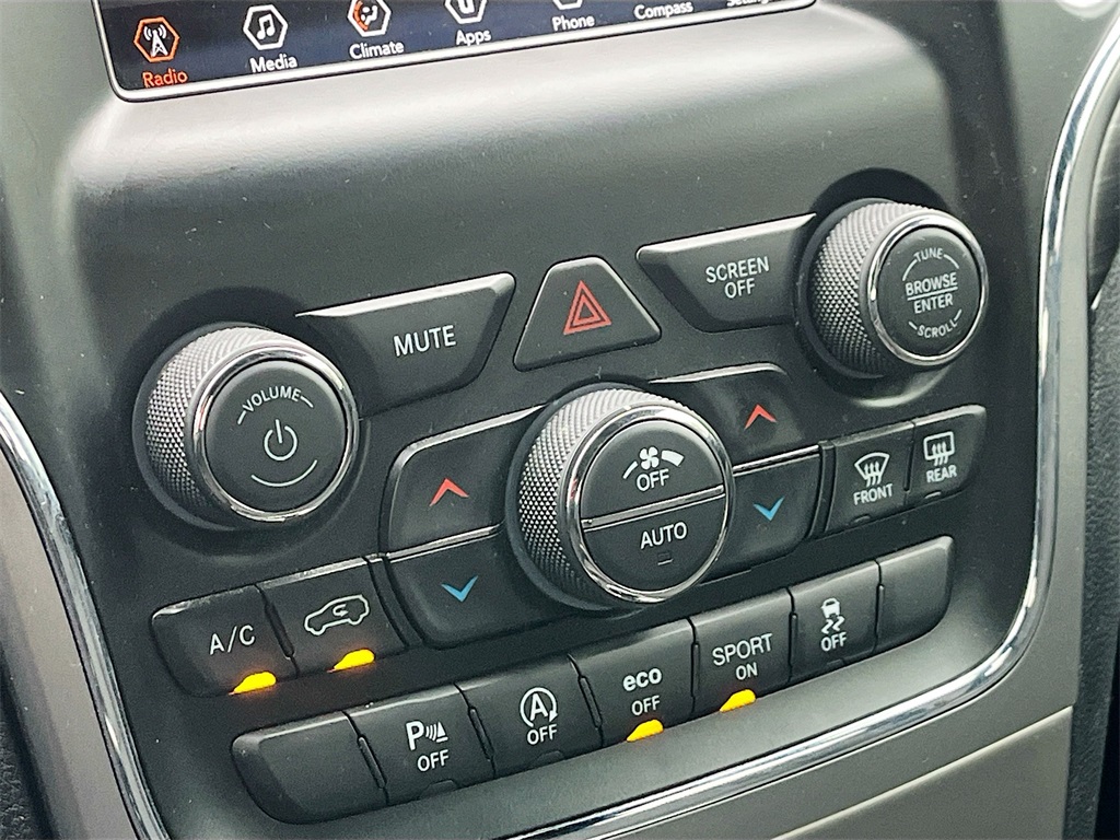 2020 Jeep Grand Cherokee Laredo E White at Bayshore Chrysler Jeep Dodge Ram