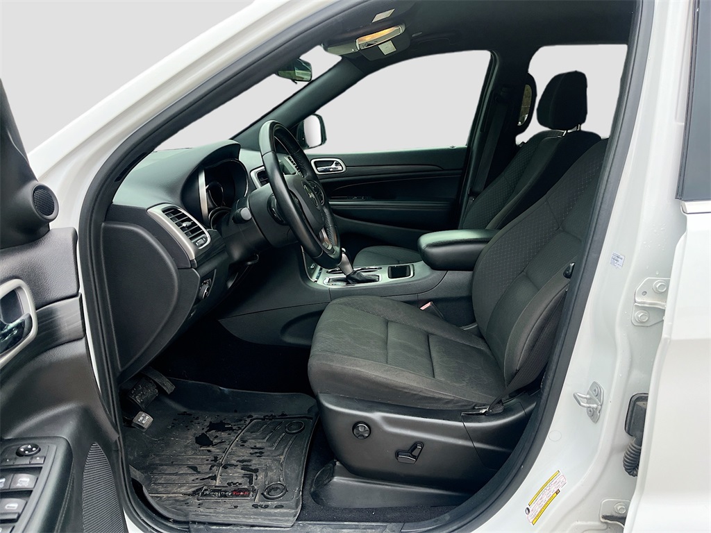 2020 Jeep Grand Cherokee Laredo E White at Bayshore Chrysler Jeep Dodge Ram