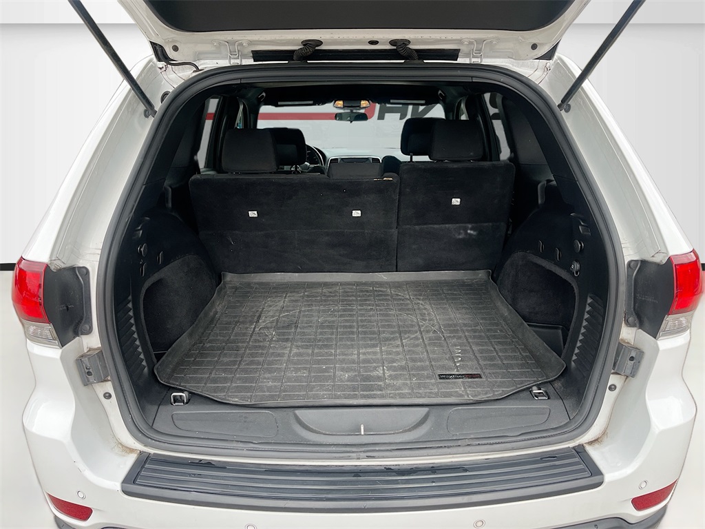 2020 Jeep Grand Cherokee Laredo E White at Bayshore Chrysler Jeep Dodge Ram