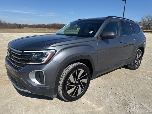 2024 Volkswagen Atlas SE FWD with Technology