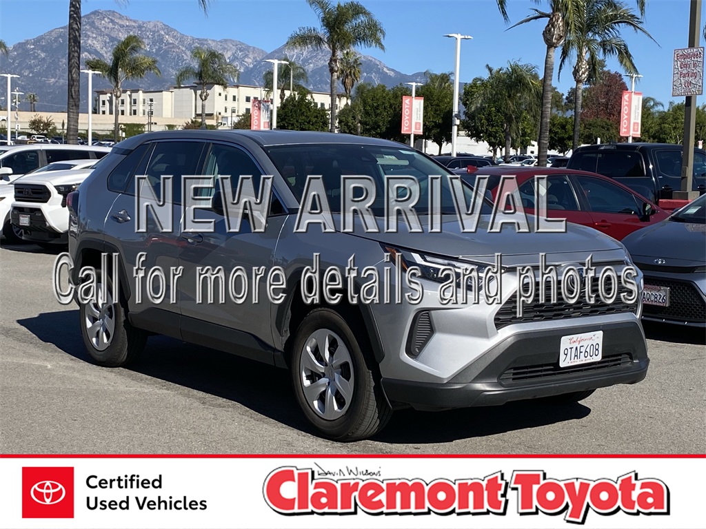 2025 Toyota RAV4 LE AWD