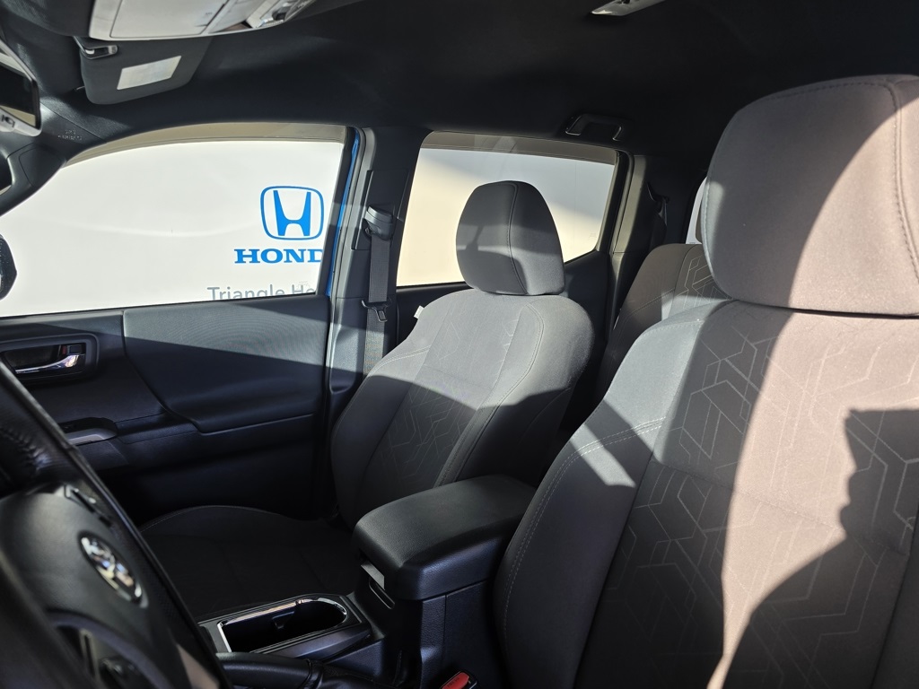 Thumbnail: 2017 Toyota Tacoma - 10