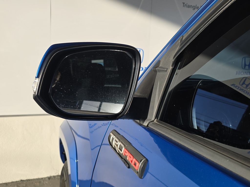 Thumbnail: 2017 Toyota Tacoma - 29