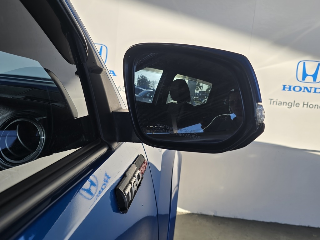 Thumbnail: 2017 Toyota Tacoma - 30