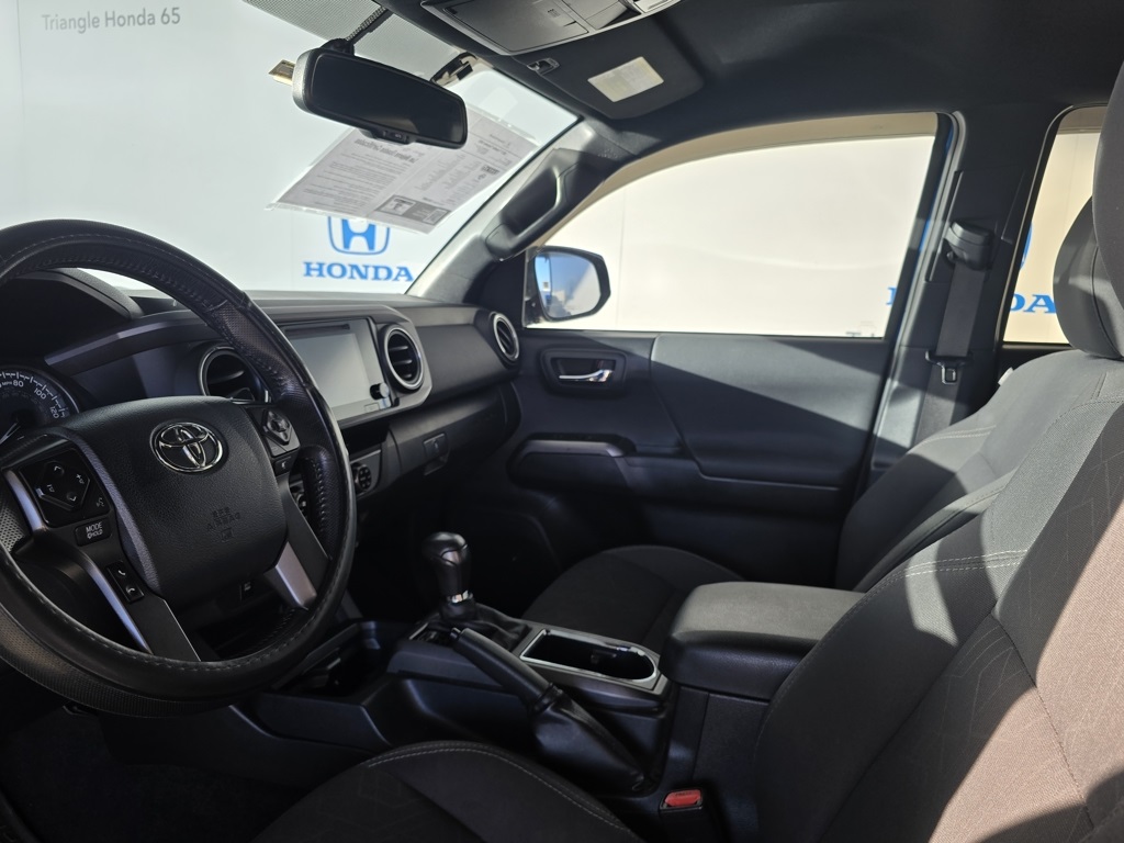 Thumbnail: 2017 Toyota Tacoma - 9