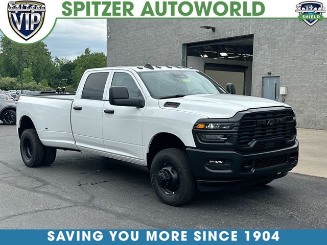 Bright White Clearcoat 2026 RAM 3500 Pickup Truck Four-Wheel Drive 8-Speed Automatic