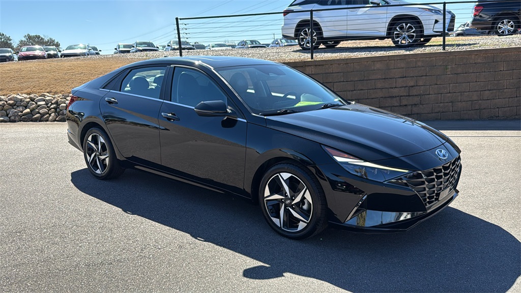 2023 Hyundai Elantra Limited FWD
