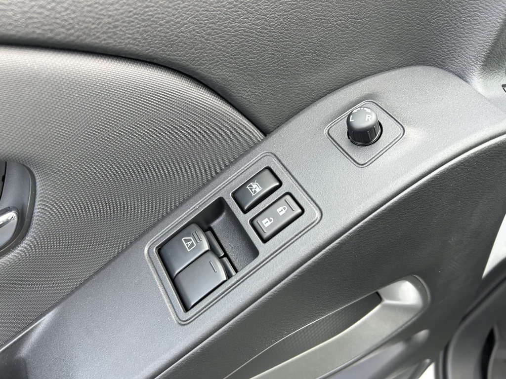 2024 Nissan Frontier SV photo 10